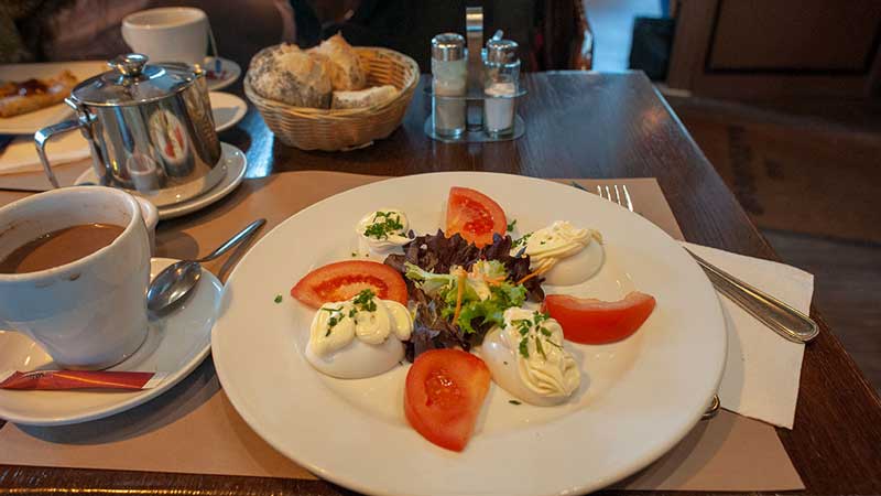 Breakfast in Paris