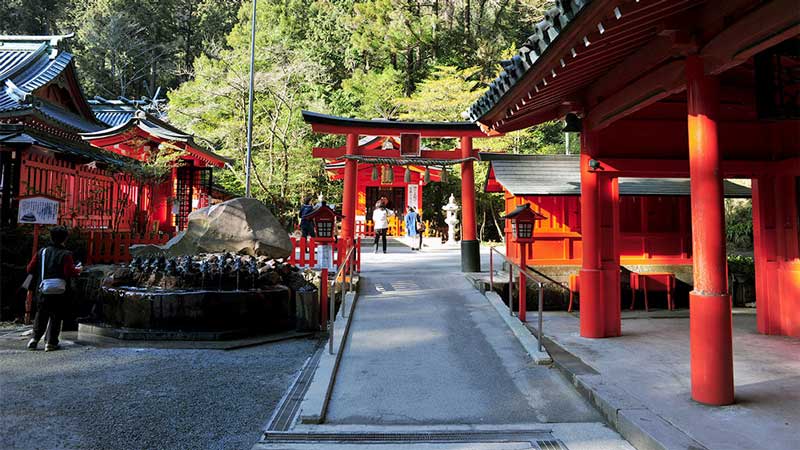 Hakone mini shrine